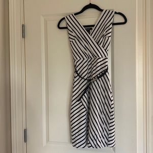 Never Worn White House Black Market Dress | Size 00 Petite